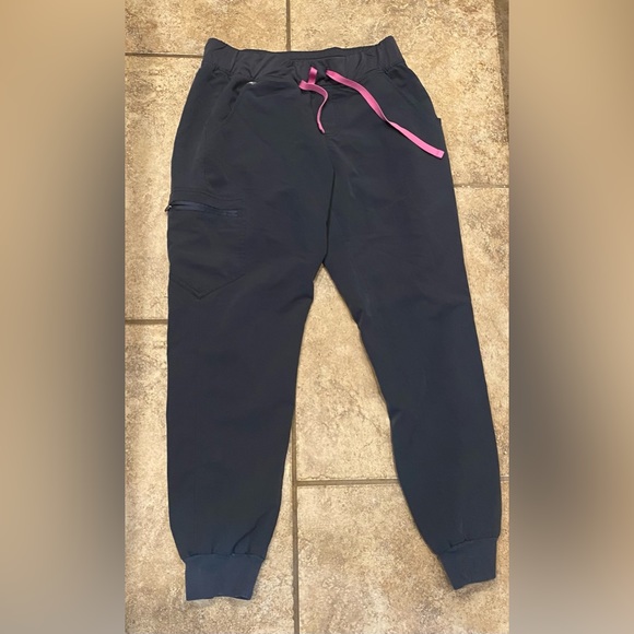 Womens Medium M Gray Pink FIGS Scrub Bottoms Pants - Picture 1 of 4